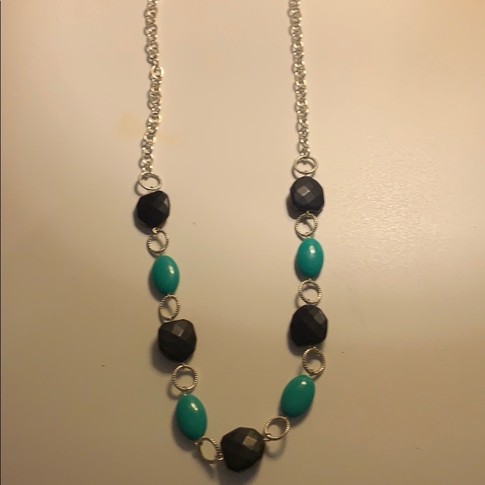 Turquoise beaded necklace; costume jewelry